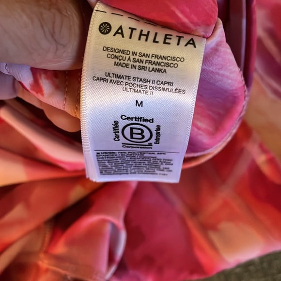 Athleta Ultimate Stash II Capris Painted Energy - Picture 7 of 12